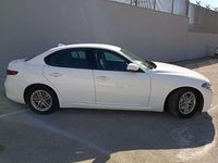 Usata Alfa Romeo Giulia 150 CV (110 kW) 2017 Bianco Berlina