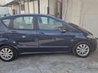 Usata Mercedes A180 Elegance 109 CV (80 kW) 2005 Blu Berlina