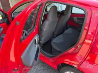 Usata Peugeot 107 68 CV (50 kW) 2007 Rosso Utilitaria