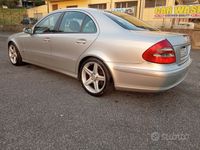 Usata Mercedes E270 Avantgarde 177 CV (130 kW) 2003 Grigio Berlina