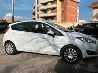 Usata Ford Fiesta 75 CV (55 kW) 2016 Bianco Utilitaria