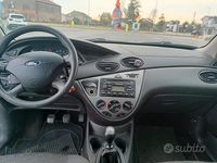 Usata Ford Focus 100 CV (73 kW) 2003 Grigio Station wagon