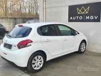 Usata Peugeot 208 Active 82 CV (60 kW) 2017 Bianco Utilitaria