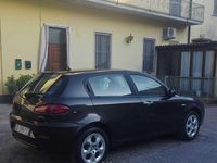 Usata Alfa Romeo 147 120 CV (88 kW) 2006 Nero Utilitaria