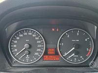 Begagnad BMW 320 177 HK (130 kW) 2007 Grå Kombi