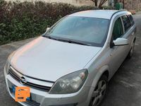 Usata Opel Astra 110 CV (80 kW) 2006 Grigio Station wagon