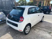 Gebraucht Renault Twingo Life 69 PS (50 kW) 2018 Weiß Kleinwagen
