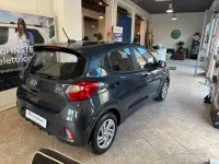 Usata Hyundai i10 Advanced 67 CV (49 kW) 2023 Grigio Utilitaria