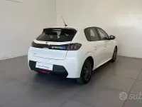 Usata Peugeot 208 Allure 102 CV (75 kW) 2022 Bianco Utilitaria