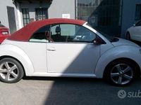 Usata VW Beetle 149 CV (109 kW) 2009 Bianco Cabrio