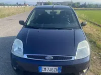 Begagnad Ford Fiesta Ghia 79 HK (58 kW) 2004 Halvkombi