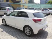 Usata Kia Rio 90 CV (66 kW) 2017 Bianco Berlina