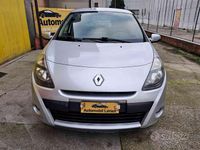 Usata Renault Clio II Dynamique 75 CV (55 kW) 2010 Grigio Berlina