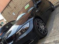 Begagnad BMW 318 143 HK (105 kW) 2008 Svart Kombi