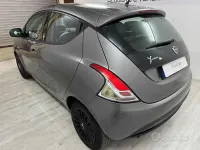 Usata Lancia Ypsilon Gold 69 CV (50 kW) 2015 Grigio Utilitaria