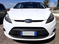 Usata Ford Fiesta 68 CV (50 kW) 2010 Bianco Utilitaria