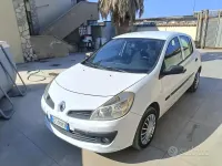 Usata Renault Clio II 68 CV (50 kW) 2006 Bianco Berlina