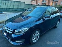 Usata Mercedes B200 136 CV (100 kW) 2017 Blu Utilitaria