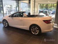 Usata Opel Cascada 170 CV (125 kW) 2016 Bianco Cabrio