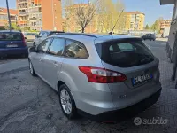 Begagnad Ford Focus Titanium 125 HK (91 kW) 2012 Grå Sedan