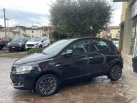 Usata Lancia Ypsilon Gold 69 CV (50 kW) 2023 Nero vulcano Utilitaria