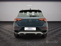 Usata VW T-Roc Life 110 CV (80 kW) 2022 Grigio SUV