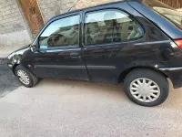 Usata Ford Fiesta 49 CV (36 kW) 2000 Nero Utilitaria