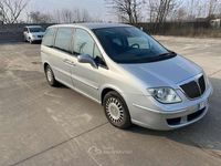 Usata Lancia Phedra 128 CV (94 kW) 2004 Argento Monovolume