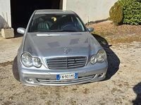 Usata Mercedes C200 Classic 122 CV (89 kW) 2005 Argento Berlina