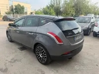 Usata Lancia Delta 120 CV (88 kW) 2012 Grigio Utilitaria