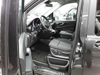 Usata Mercedes V300 Sport Edition 237 CV (174 kW) 2024 Grigio Monovolume