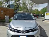 Usata Toyota Verso 112 CV (82 kW) 2015 Grigio Monovolume