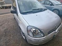 Usata Toyota Yaris 2000 Grigio Berlina