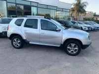 Usata Dacia Duster Lauréate 109 CV (80 kW) 2015 Argento SUV