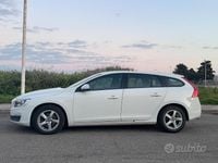 Usata Volvo V60 115 CV (84 kW) 2015 Bianco Station wagon