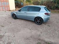 Usata Alfa Romeo 147 Distinctive 140 CV (102 kW) 2004 Blu Utilitaria