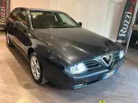 Usata Alfa Romeo 166 Distinctive 140 CV (102 kW) 2001 Bluazzurro Berlina