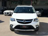 Usata Opel Karl Rocks 73 CV (53 kW) 2017 Bianco Utilitaria