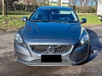 Usata Volvo V40 Momentum 2018 Grigio Berlina