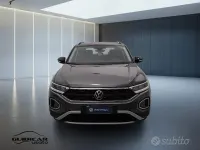 Usata VW T-Roc Life 110 CV (80 kW) 2023 Grigio SUV