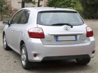 Usata Toyota Auris 90 CV (66 kW) 2010 Argento Utilitaria