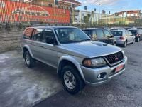 Usado Mitsubishi Pajero 100 CV (73 kW) 2000 Gris SUV