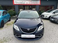 Usata Lancia Ypsilon 69 CV (50 kW) 2016 Blu Utilitaria