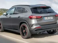 Usata Mercedes GLA200 AMG Line Premium 163 CV (119 kW) 2023 Argento SUV