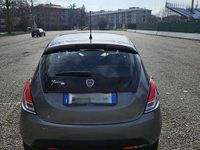 Usata Lancia Ypsilon 69 CV (50 kW) 2015 Grigio Utilitaria