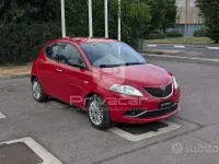 Usata Lancia Ypsilon Silver 69 CV (50 kW) 2017 Rosso Utilitaria