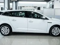 Usata Renault Mégane GrandTour 116 CV (85 kW) 2022 Bianco perlato mettallizzato Station wagon