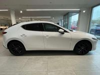 Ny Mazda 3 Exclusive-Line 186 HK (136 kW) 2026 Vit Sedan