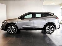 Käytetty Renault Austral Evolution 131 HP (96 kW) 2024 Harmaa Katumaasturi