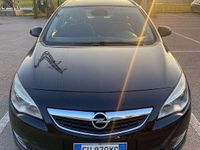 Usata Opel Astra Cosmo 125 CV (91 kW) 2011 Nero Station wagon